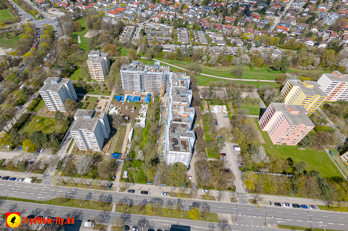 21.04.2023 - Baustelle Fassadensanierung am Karl-Marx-Ring 11-21 in Neuperlach